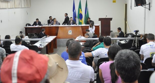 Comissão vai investigar denúncias contra a prefeita de Pedra Preta