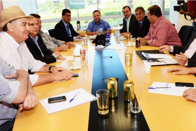Reunião morna do PR não define pré-candidatura de Maggi, que irá avaliar candidatura até 2014