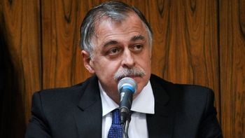 Deputados rejeitam sessão secreta e diretor da Petrobras mantém silêncio em CPMI