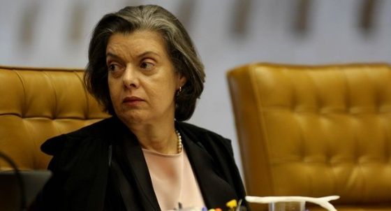 Presidente do TSE critica doações de empresas e sugere revisão na lei de financiamento de campanhas
