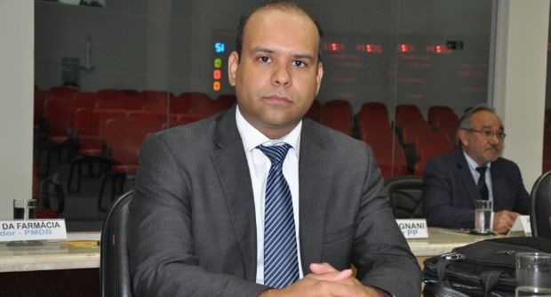 Thiago Muniz (PPS) cobra votação de projeto que regulamenta publicidade em Rondonópolis