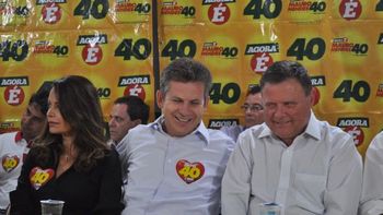 Em coletiva, Mendes ataca adversário e dispara críticas as pesquisas