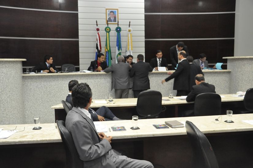 Reforma no secretariado pode aproximar PMDB e acabar com impasse na Câmara Municipal