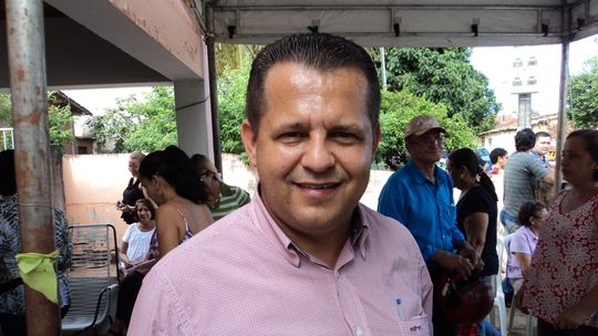 Valtenir diz que desistiu de Taques devido a afastamento de senador do Governo Federal