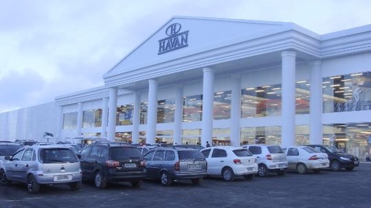 Efeito Havan: Prazo recorde para construção gera comparações com obras públicas