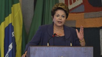Dilma defende contratação de médicos estrangeiros e reafirma 'pactos nacionais'
