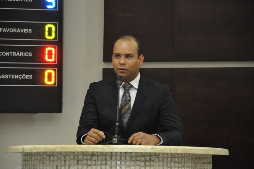Thiago Muniz novamente discursa contra emendas parlamentares; para ele, deputados devem legislar