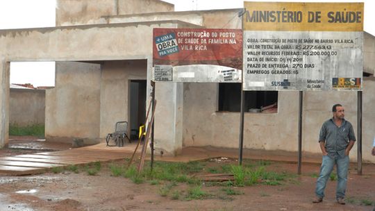 Moradores da região do bairro Pe. Lothar se reunirão com autoridades para cobrar conclusão de obras