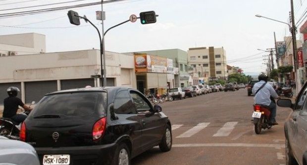 Após meses de espera, Setrat sincroniza semáforos na região central