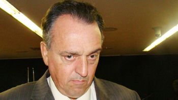 Henry se entrega à PF e renuncia ao mandato; Roberto Dorner assumirá a vaga na Câmara Federal