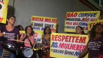 Manifestação contra contratação de goleiro Bruno   Imagem: Bruno Pinheiro / GazetaMT