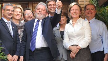 Lula reúne senadores do PT para conter Aécio e oposição