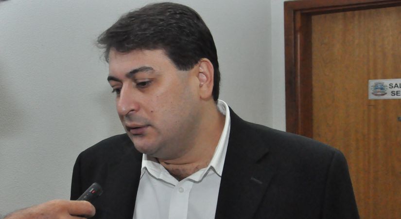 Herança: Tentativa de fazer 'mágica' em licitação causou bloqueio de recursos para pavimentação