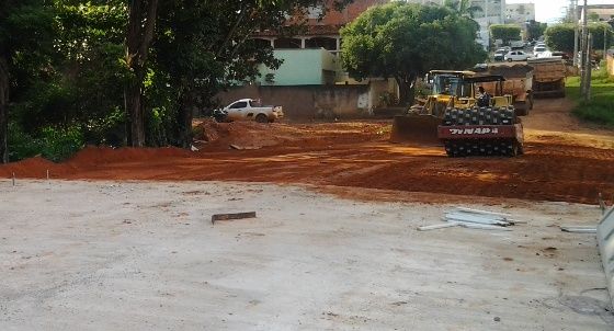 Moradores da 13 de maio ameaçam reagir para impedir que residências sejam 'enterradas'