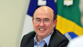 Juiz decreta indisponibilidade de bens de Riva, Humberto Bosaipo e outras três pessoas