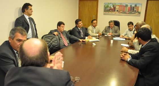 Câmara adia votação e decide ampliar discussão sobre concurso na Prefeitura