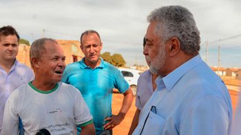 Percival dá tom da administração visitando obras e ouvindo moradores dos bairros em desenvolvimento 
