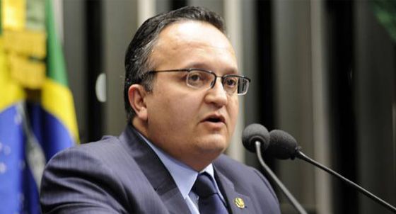 Para Taques, se Sachetti mudar de ideia sobre candidatura, situação será debatida pelo PDT