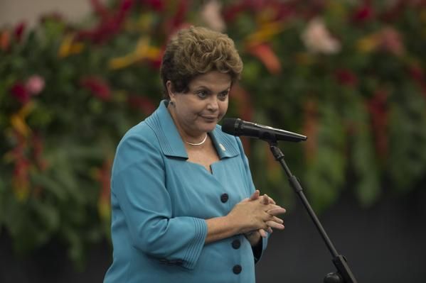 Dilma defende número de ministérios e diz que Petrobras vai reverter resultados