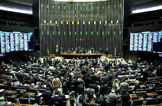 Câmara conclui votação de MP da pensão por morte; texto vai ao Senado