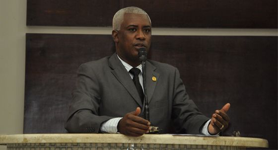 Adonias diz que dr. Manoel ainda não conversou com a bancada e defende direito de Pátio opinar