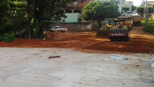 Moradores da 13 de maio ameaçam reagir para impedir que residências sejam 'enterradas'