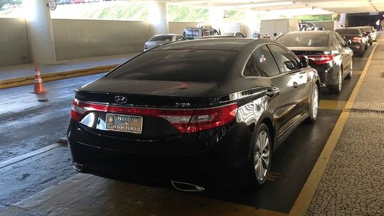 Senadores trocam de carro em ano de crise fiscal