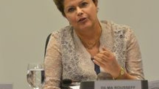 Dilma defende decreto e diz que é a favor da consulta e da participação social