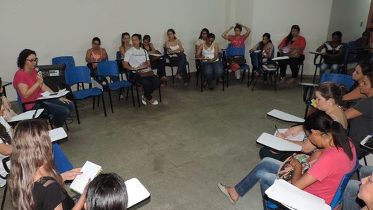 Enfermeiras participam de roda de conversa sobre  Saúde da Mulher