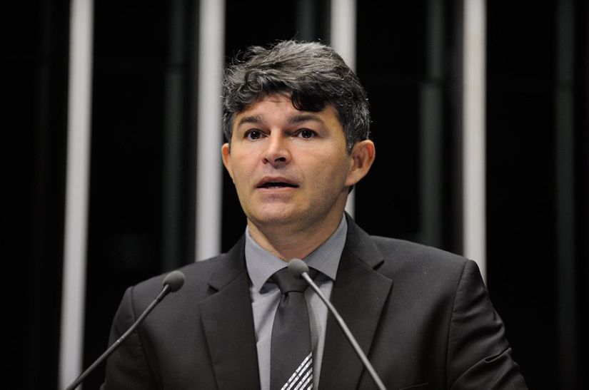 Senador estreante, Medeiros faz malabarismos para tentar ser prefeito de Rondonópolis