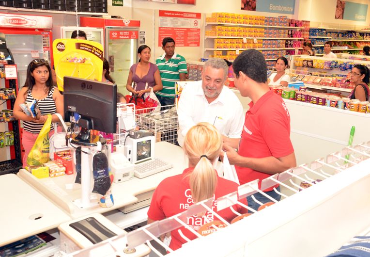 Percival enfatiza necessidade de fixar horários para comércio local