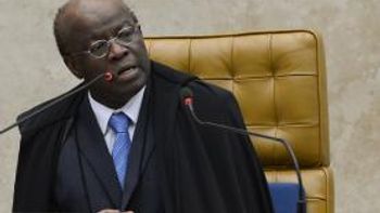 Barbosa classifica de 'baixaria' insultos contra Dilma na Copa