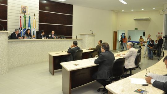 Câmara Municipal vota hoje projetos importantes já sob o 'calor' da disputa pela Prefeitura