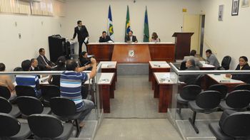 Câmara de Pedra Preta deve derrubar lei que 'turbina' salários de servidores