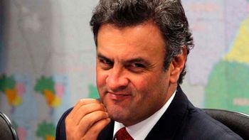 Coligação de Aécio Neves (PSDB) acusa Dilma Rousseff (PT) de fazer propaganda antecipada