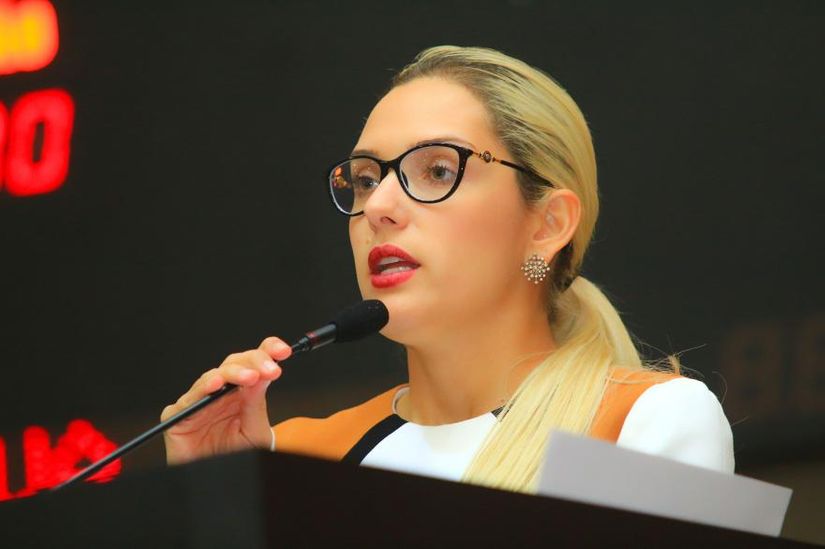 Janaína Riva, única deputada do estado, não vai a evento que pede mulheres na política