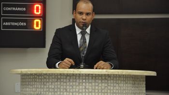 Thiago Muniz vai à Câmara e diz que não tem vaidade de ocupar cargos na Mesa Diretora