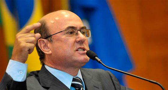 Revista destaca denúncias contra presidente da Assembléia Legislativa e causa mal estar