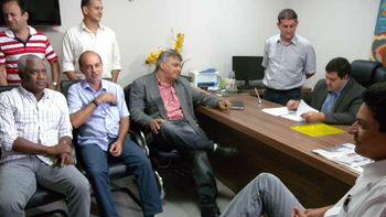 Hussein toma posse e deve permanecer na Câmara por 120 dias
