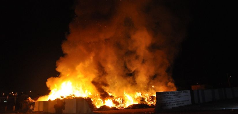 Ecoponto da avenida Goiânia pega fogo na noite de segunda, 5