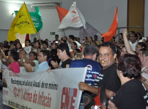 Greve na Educação: Fulô cobra Silval e Mauro poupa Ságuas.