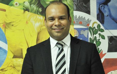 Com os holofotes voltados para Casa de Leis Rondonopolitana, vereador se transforma em super-herói