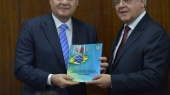 Presidente do Senado recebe de juristas proposta da nova Lei de Execuções Penais