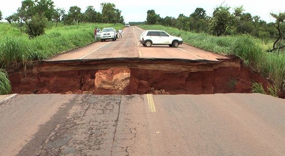 Trecho da BR-163 que estava interditado já funciona em meia pista, informa PRF