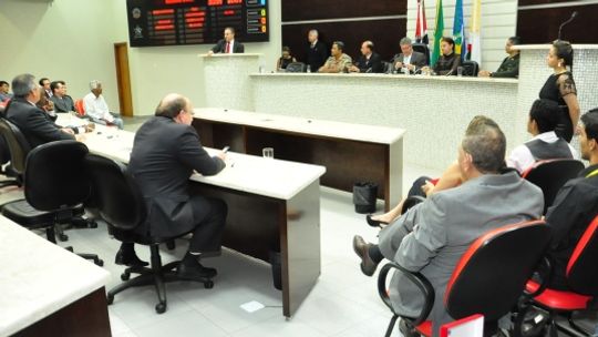 Atuação da bancada governista reforça suspeitas de negociações visando privatizar o Sanear