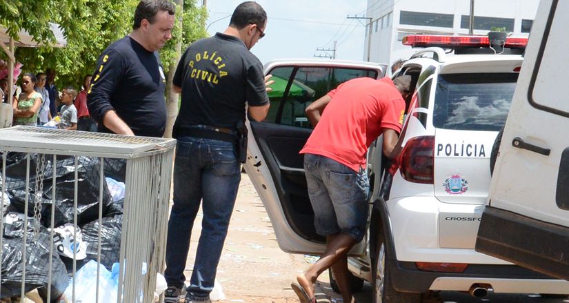 Irmãos de candidato a deputado estadual são conduzidos à delegacia suspeitos de boca de urna