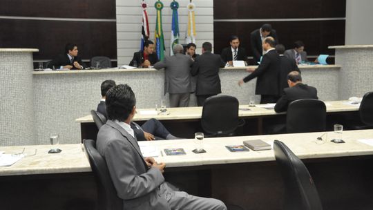 Extraordinária: Câmara faz sessão nesta terça para concluir votação do orçamento