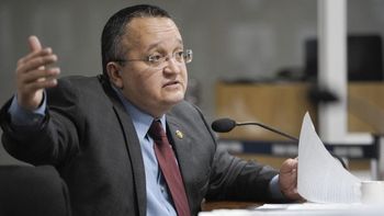 Escolha de vice pode inaugurar primeira grande crise na candidatura de Pedro Taques (PDT)