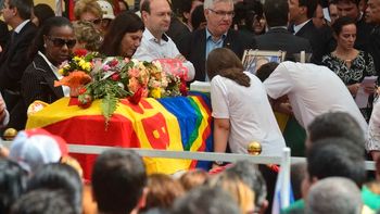 Admiradores expressam em lágrimas dor pela morte de Eduardo Campos