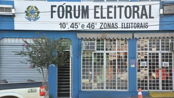 Candidatos a prefeito, vereadores eleitos e suplentes entregam prestação de contas